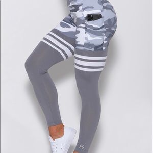 Bombshell Camo leggings